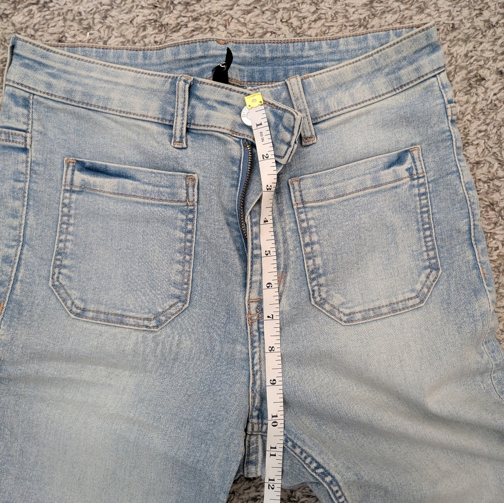 High Waisted Light Blue Flare Jeans With Front Pockets - Picture 5 of 8
